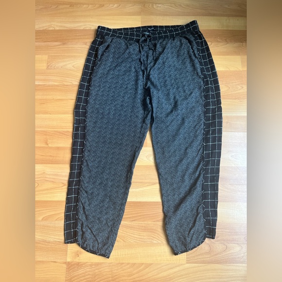 Madewell Pants - Madewell Black Check 100% Viscose Elastic Waist Tapered Jogger Pants Size L